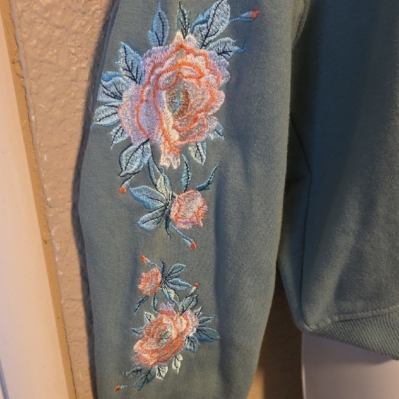 Forever 21 Light Green Knit Top - Picture 2 of 4